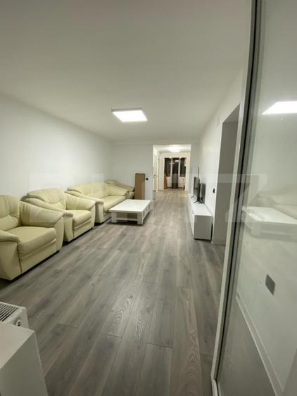 Apartament cu 4 camere, 78 mp, zona Cornișa