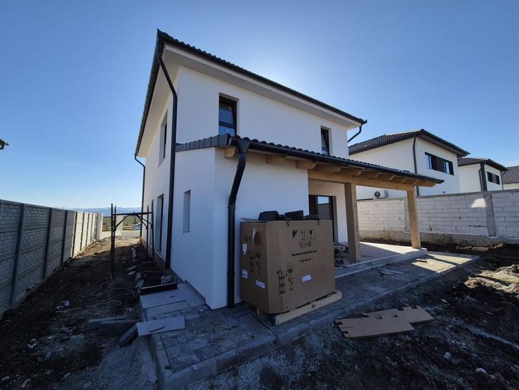 Casa single eficienta energetic, curte 320 mp, comision 0%