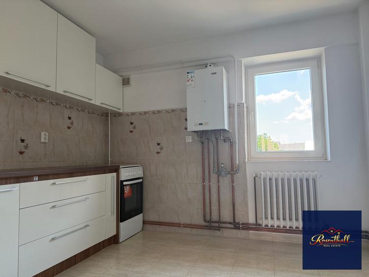 Apartament 3 camere, etaj 4, decomandat, renovat, zona Ion_Pillat