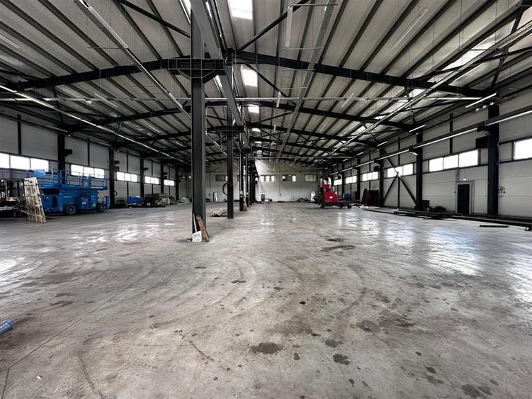 Hala 2300mp, Miroslava Industrial Park