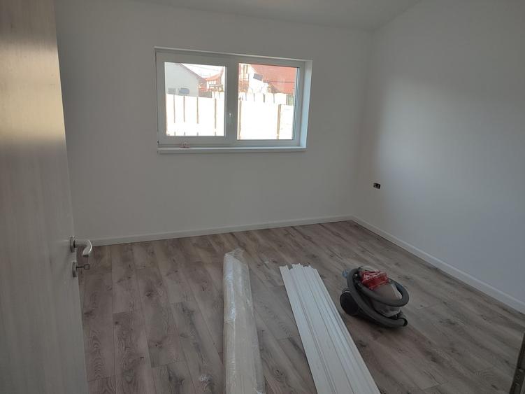 Sacalaz, 1/2 Duplex P+M 4 Camere,2 Bai,Terasa Acoperita