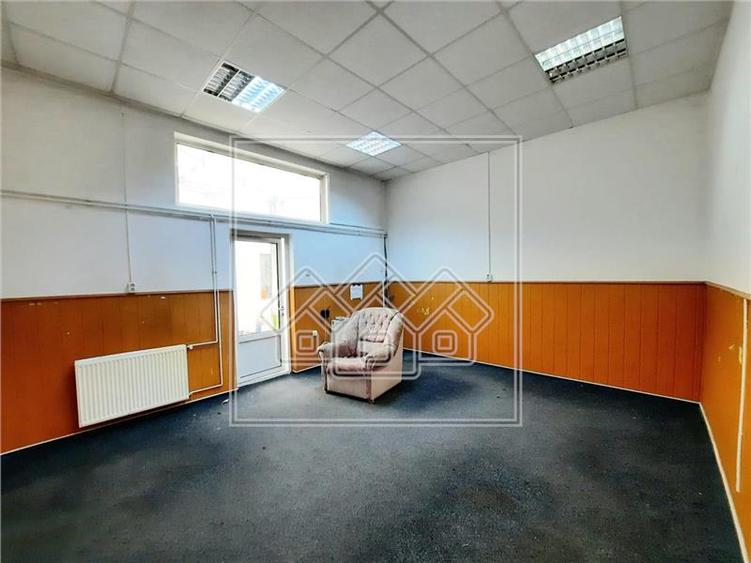Spatiu de birouri - cladire integrala - curte 50 mp - Centru