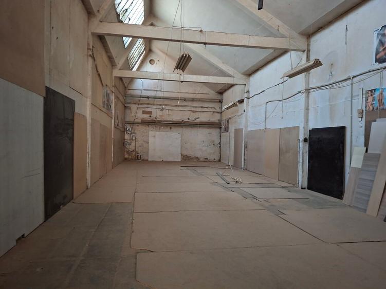 Spatiu depozitare/mica productie 200 mp zona bd Basarbia