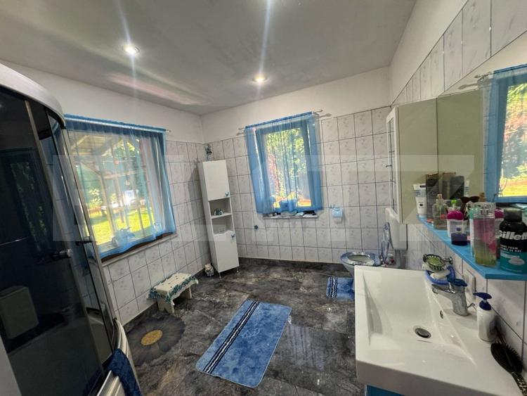 Vila de vanzare, cu 9 camere, 360 mp, zona Orăștie