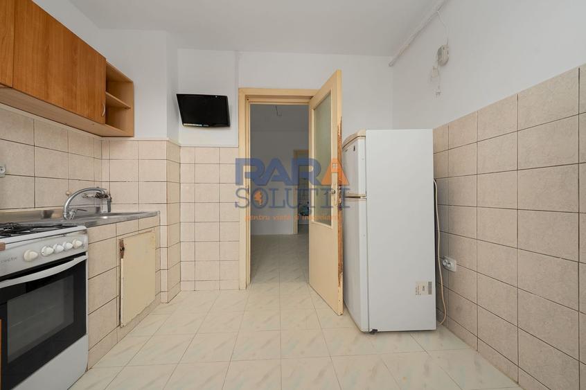 Apartament 3 camere + 2 băi IEFTIN: 700 €/mp