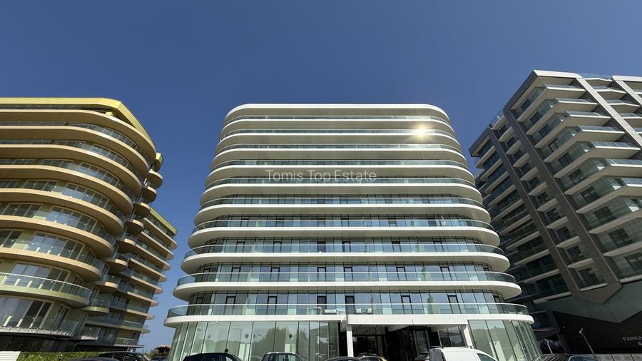 Apartament cu 3 camere direct in prima linie la mare White Sea