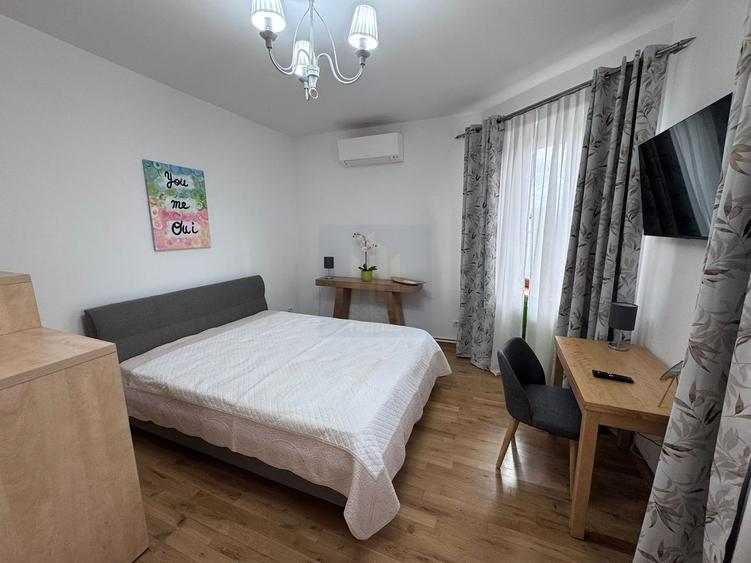 Studio cu dressing de inchiriat *Piata Romana - Dacia*