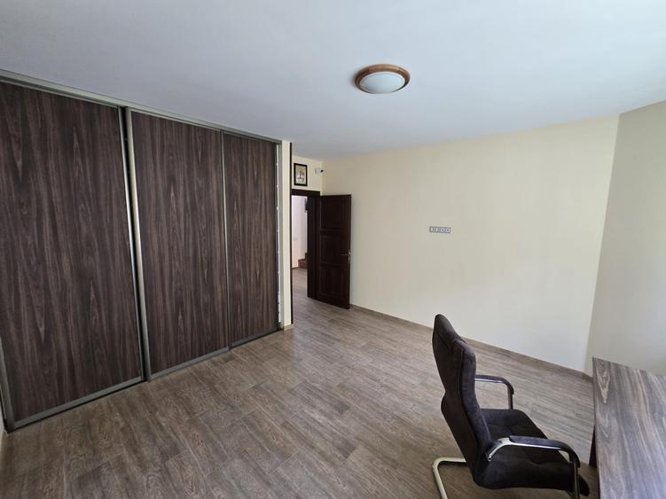 Casă individuală | 5 dormitoare | 230 mp | 700 mp teren | Tăuți Mănăstire
