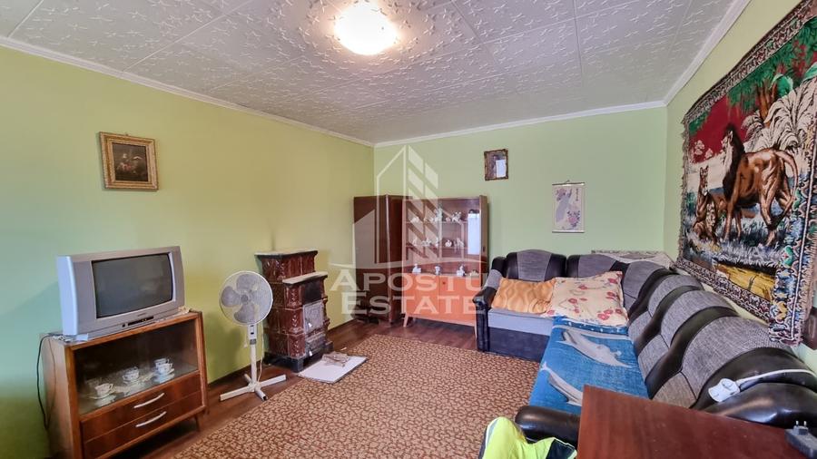 Casa individuala de vanzare cu 3 camere si 2 fronturi Giarmata