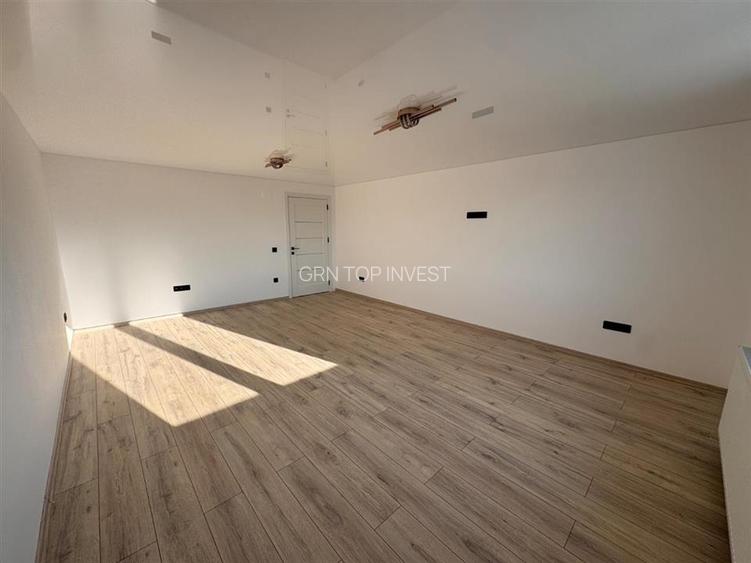 Casa cu 4 camere si 3 bai pretabila birouri in Sura  Mare - 14