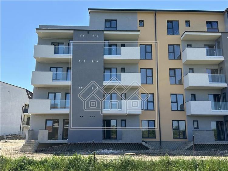 Apartament 2 camere la cheie + curte proprie, bloc nou