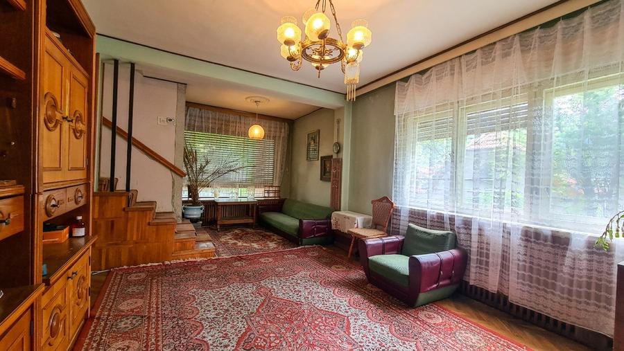 Casa Tip Vila - cu garaj - singur curte - Centru Istoric