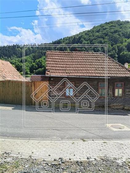 Teren intravilan in Saliste, 295 mp - intravilan - cu utilitati