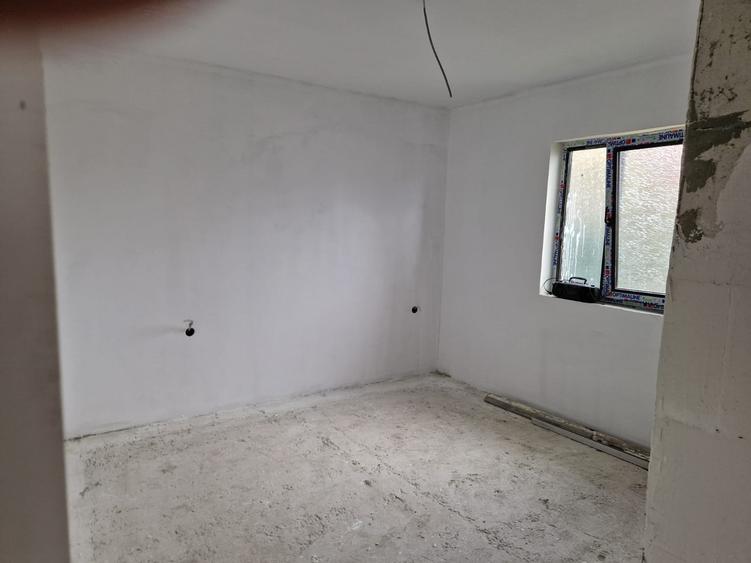 Agenție imobiliară vindem casa la sol cu 4 camere în Năvodari