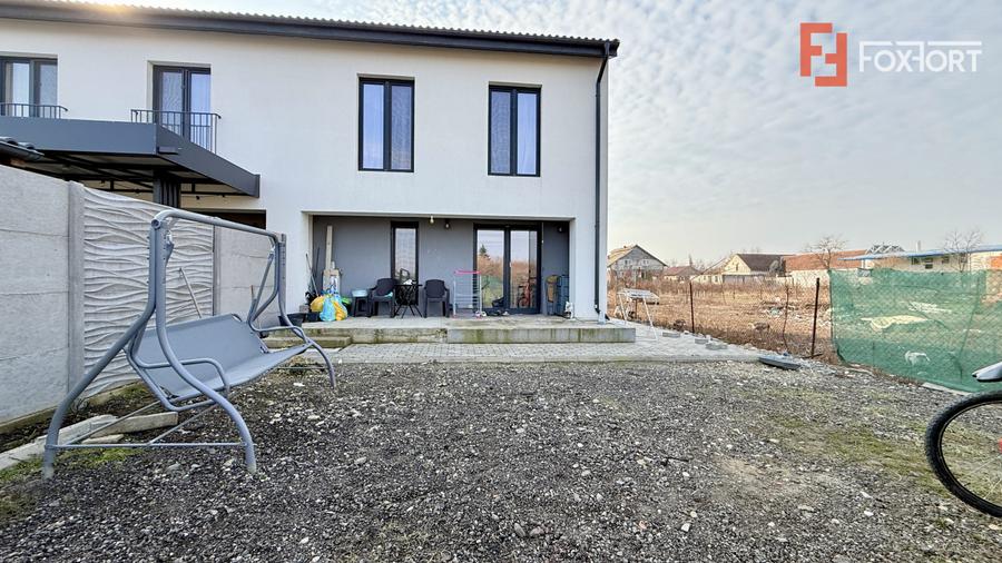 Duplex de vanzare in Sacalaz, 4 camere + 2 bai si toate utilitatile