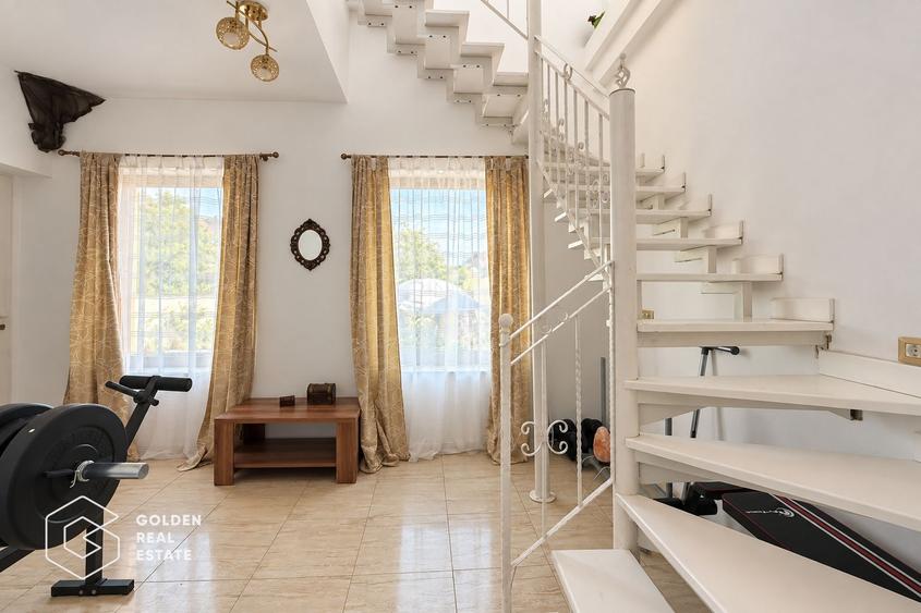 Casa individuala cu garaj si teren 556 mp, str Desseanu