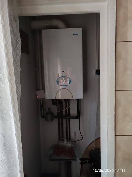 INCHIRIERE O CAMERA INTR-UN APARTAMENT DE 3 CAM BERCENI- RESITA