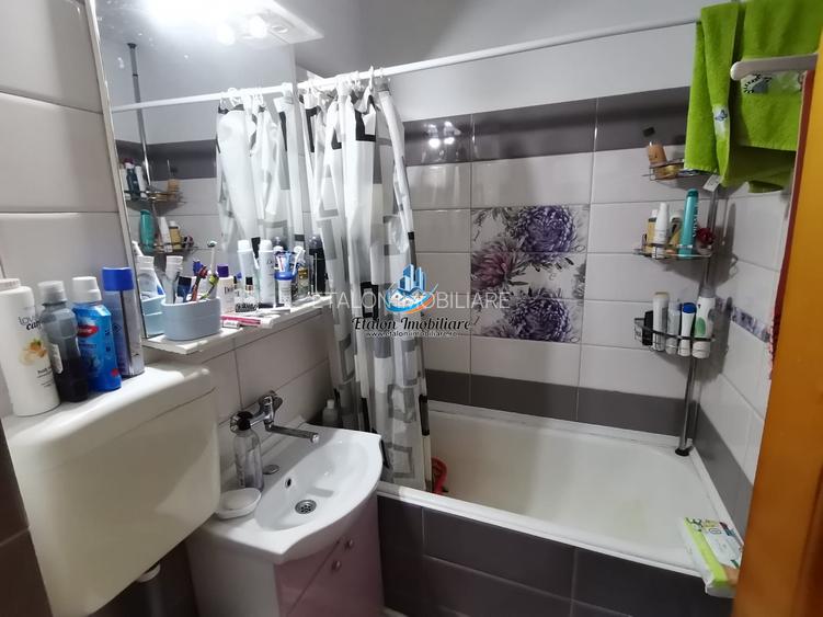 Apartament 2 camere decomandat, etaj 4/4 pod nou, Maratei 1 - 4