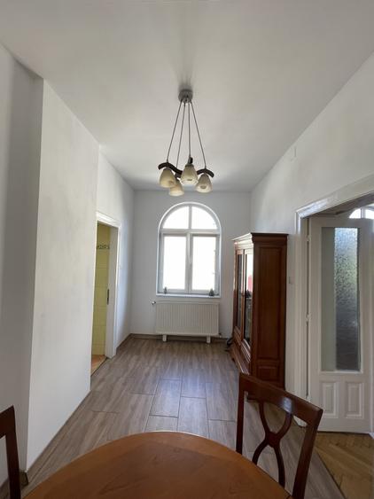 Apartament în vilă interbelică | Etaj 1 | Terasă + pivniță 15 mp | Zona Cașin