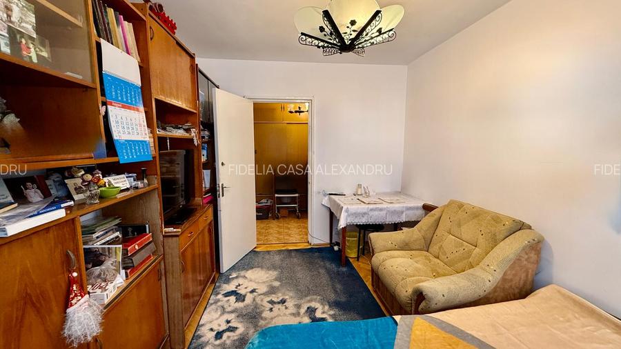 Apartament cu 3 camere decomandat in Tatarasi