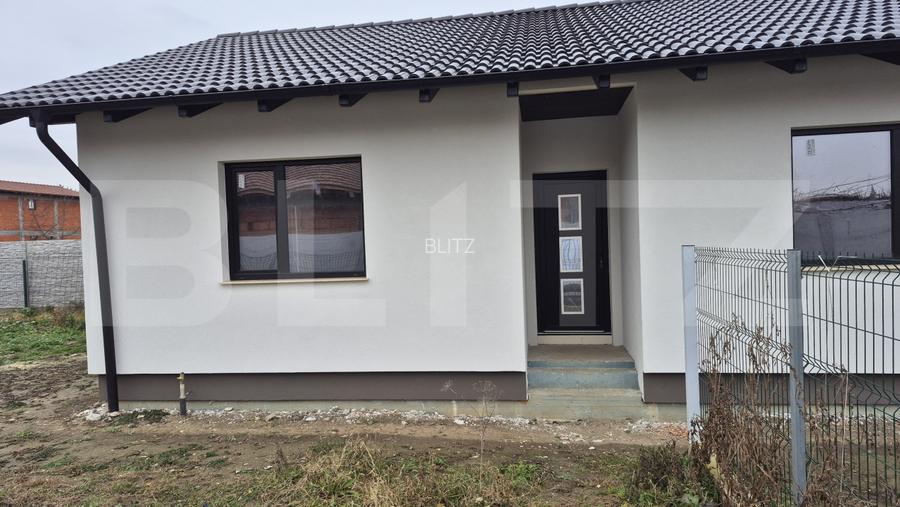 Casa cu 4 camere  semifinisata, 92 mp, teren 400 mp, in Vetis - 3