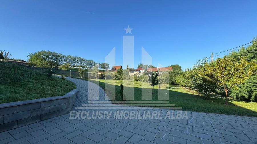 Casa individuala | Garaj | 212 mp | 2000 mp teren | Ciugud