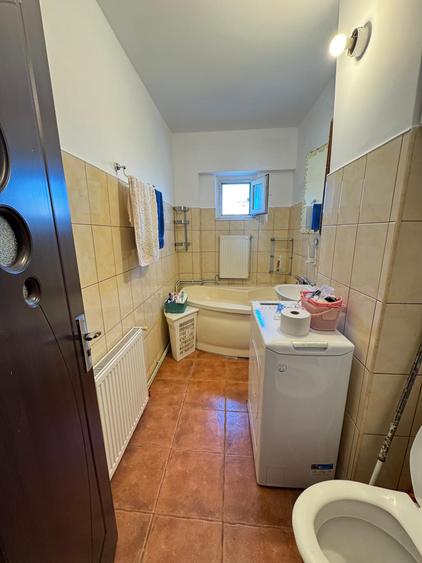 Apartament 3 camere decomandat - renovat - doua bai - mobilat - Dacia - bloc pe cadre