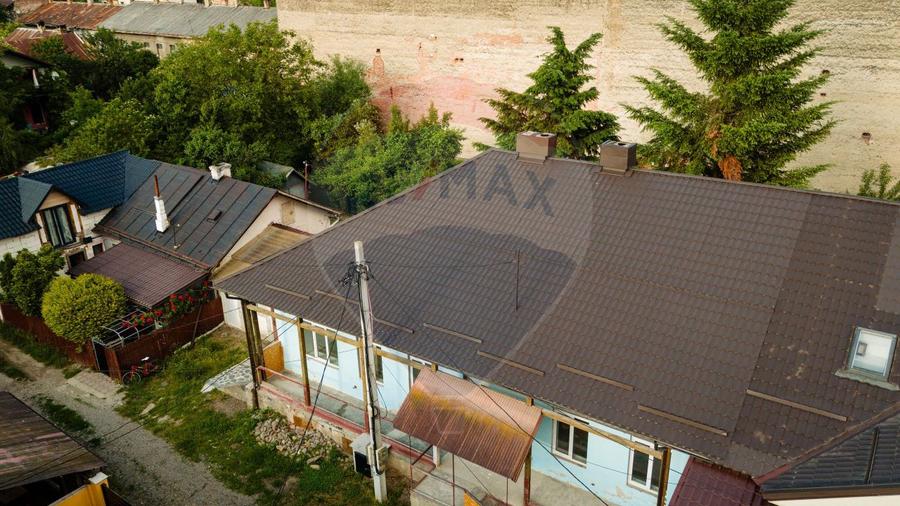 Casă / Vilă cu 3 camere în zona Centrală, strada Gheorghe Doja!