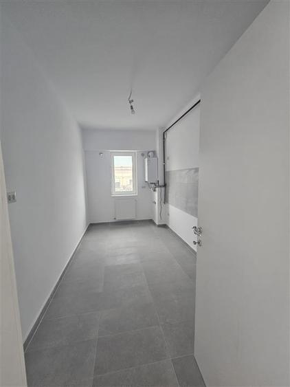 INTABULAT! MUTARE IMEDIATA! Apartament cu 2 camere decomandat Central