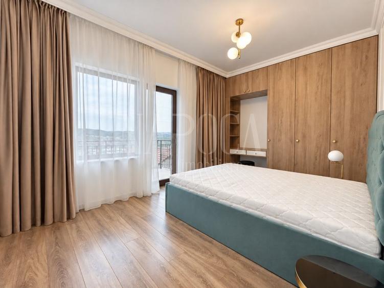 Casa 4 camere de vanzare in Floresti