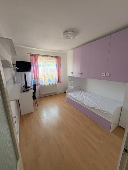 Apartament 4 camere, etaj 3, cartier Plopilor/Parcul Babes