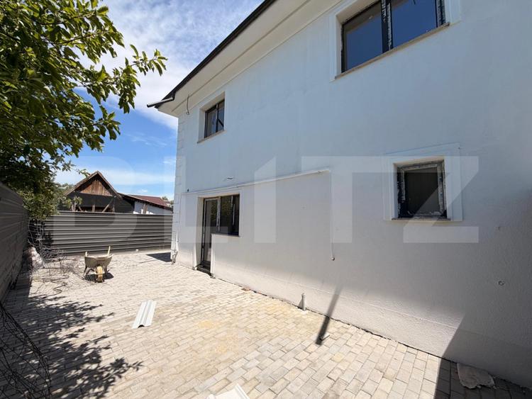 Triplex nou, 107.40 mp, teren 306 mp, zona Calea Severinului - Ambasador