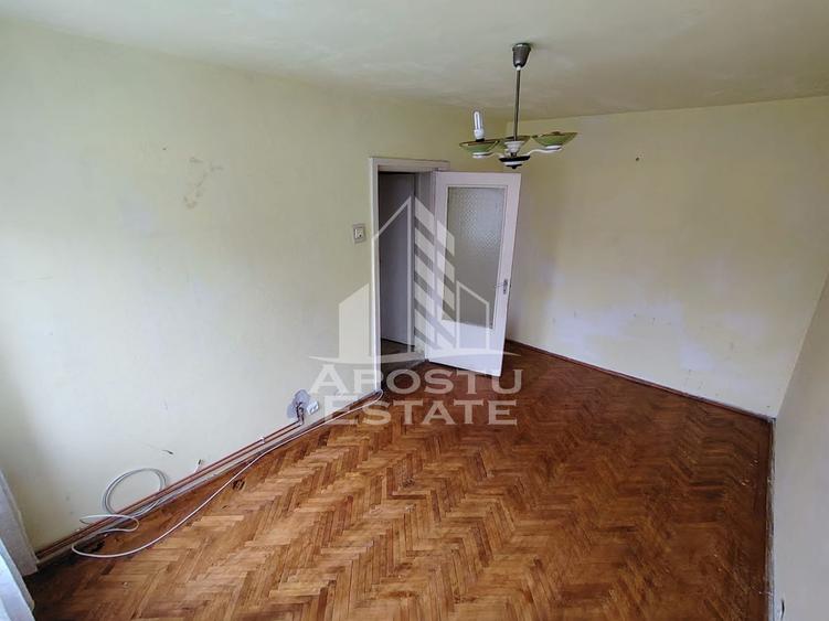 Apartament cu 2 camere de vanzare, boxa, Zona Cetatii, Timisoara