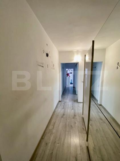 Apartament cu 3 camere, 52 mp, zona Andrei Muresanu