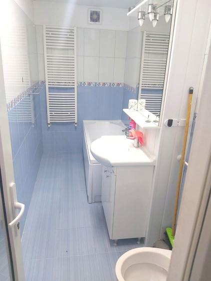 Apartament cu doua camere, decomandat - Bd. Unirii, scoala nr. 10