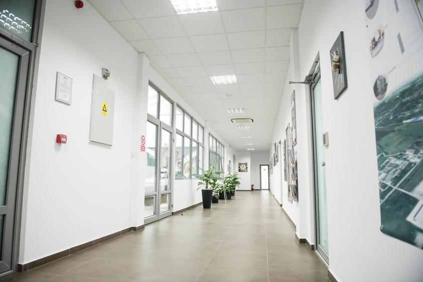 Cladire de birouri/servicii/productie