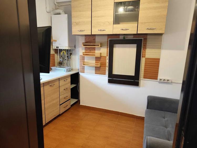 Garsoniera, decomandata, 37 mp, centrala proprie, ac, metrou, Bucurestii Noi