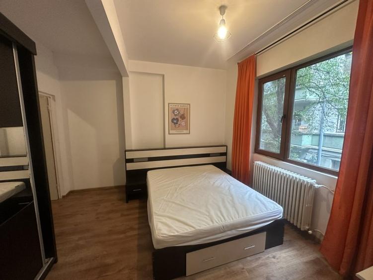 Apartament 2 camere, Calea Victoriei, etaj 1, bloc - lista 2, mobilat, (video)