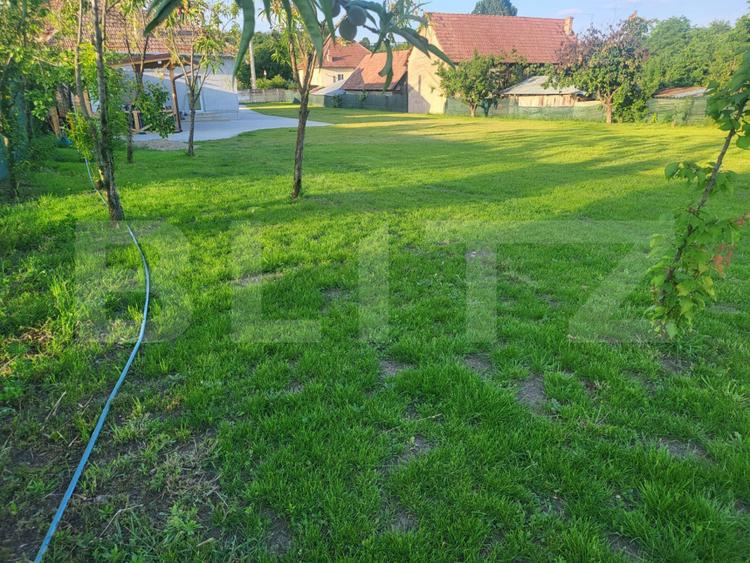 Casă cu 5 camere și spațiu comercial, teren 4079mp, zona Stremț - Teius