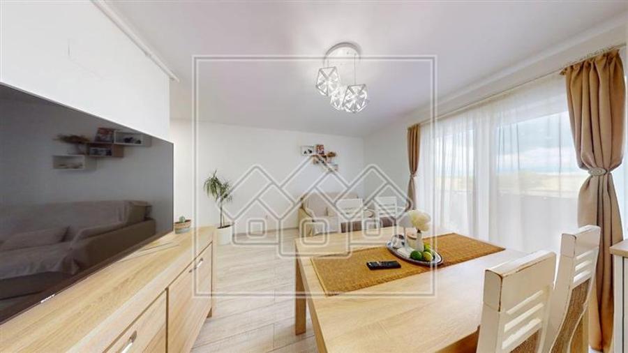 Ap mobilat modern, 3 camere, balcon mare, Etaj 2, parcare