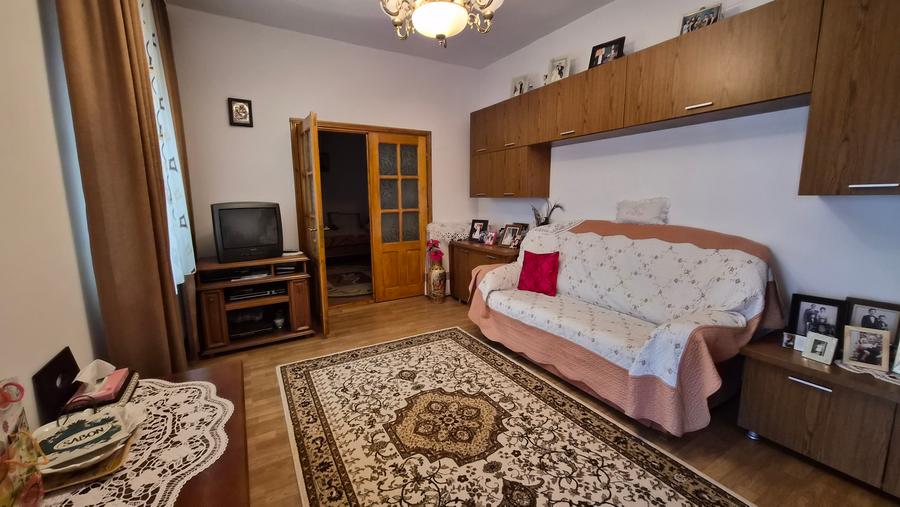 Faleza Nord - Exclusivitate-Casa 4 caramida, acoperis schimbat