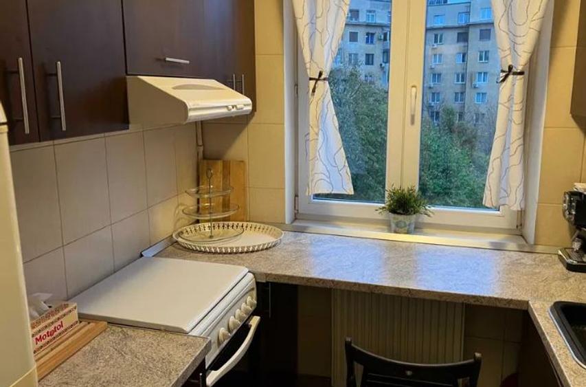 Apartament 2 Camere.Romana,et.5/8,Amenajat,mobilat,utilat,complet