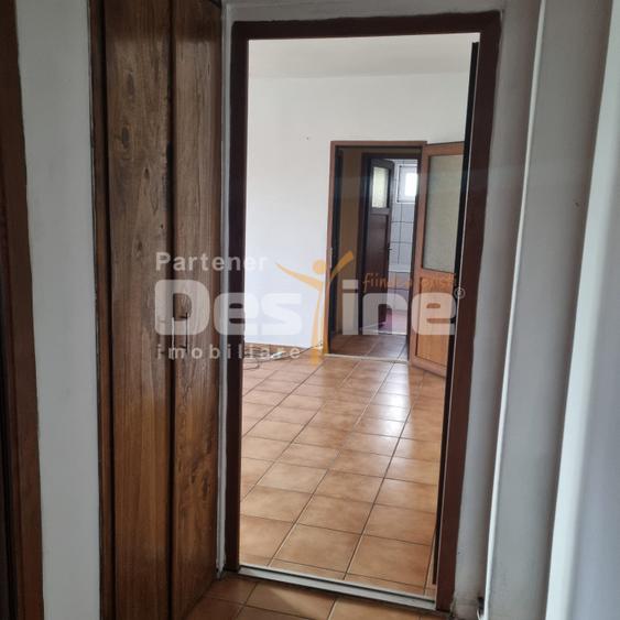 Apartament de vanzare CU 3 CAMERE LA 5 CALARASI