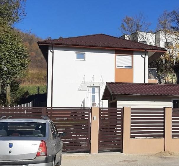 Vila + garaj termoizolat+ fotovoltaice. Ultima de vanz in ans  rezid cu 7 vil - 6