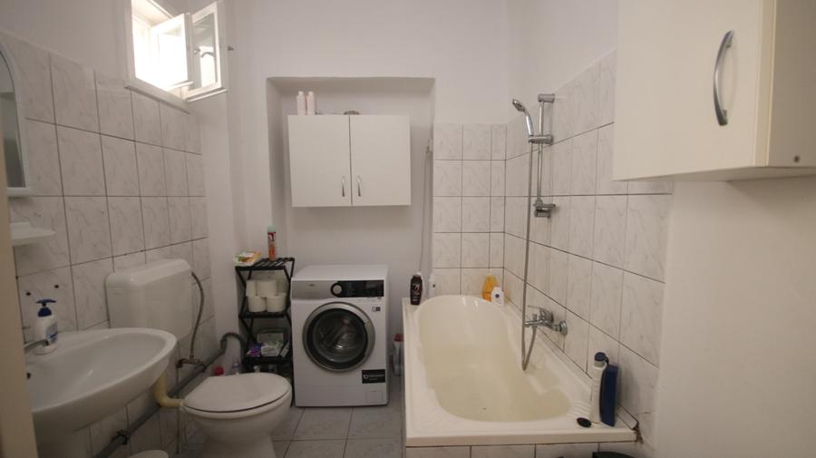 Vanzare casa foarte solida,renovata impecabil.Zona Freidorf.