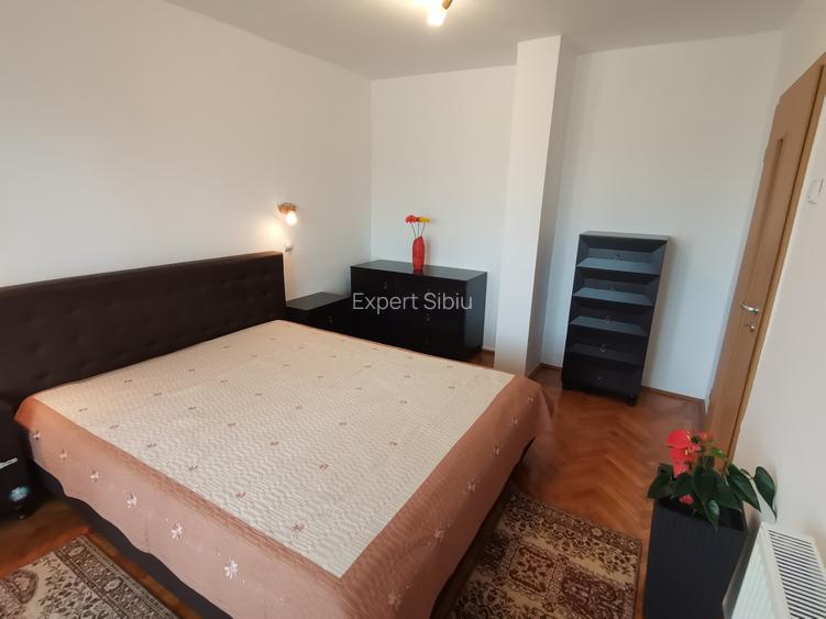 INCHIRIEZ apartament 4 camere decomandat,renovat,zona Strand - 4