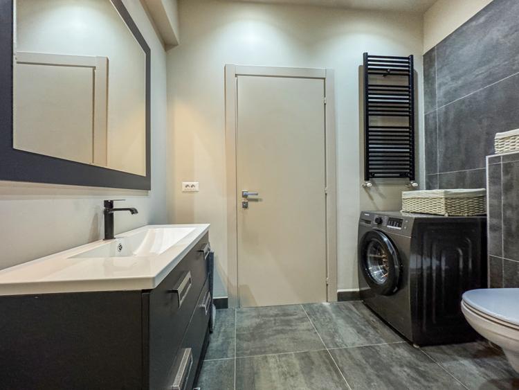 Apartament 3 camere de închiriat in Mamaia | Vedere frontală la mare | Parcare