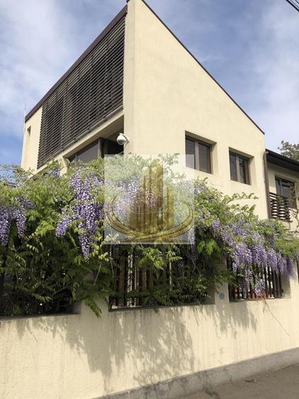 Vilă spectaculoasă în zona Brâncoveanu | 270 mp | Garaj| Curte proprie