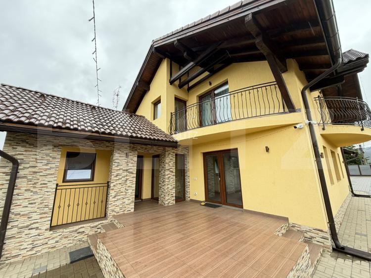 Casa individuala de inchiriat , 4 dormitoare , 4 bai , teren 1000mp. - 2