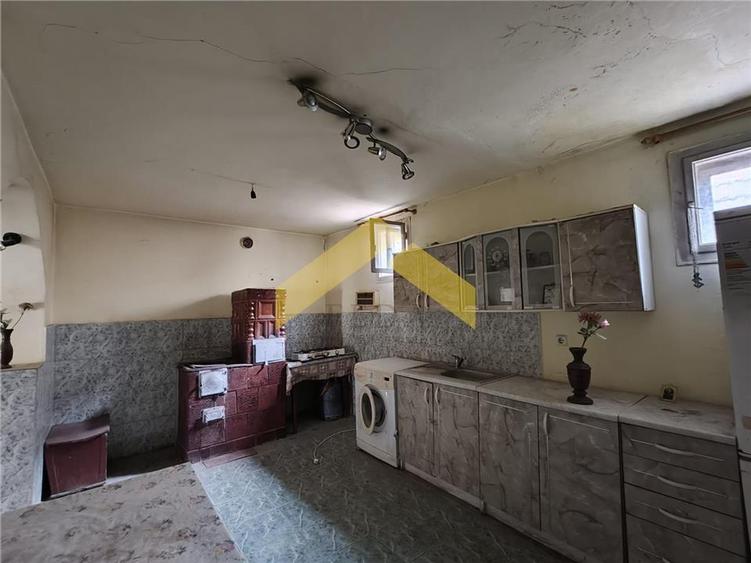 Casa la sol de vanzare in orasul Santana